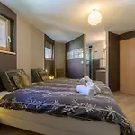 Charmante Maison En Bois *